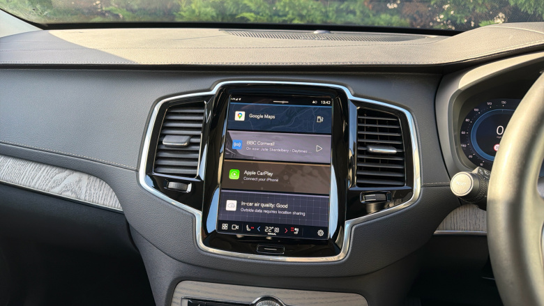 Volvo XC90 2.0 B5P Plus Edition Dark 5dr AWD Geartronic Petrol Estate